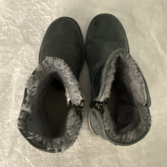 UGG Abree Women Mini Ankle Gray Suede Boots, Size 8 US - Picture 3 of 9